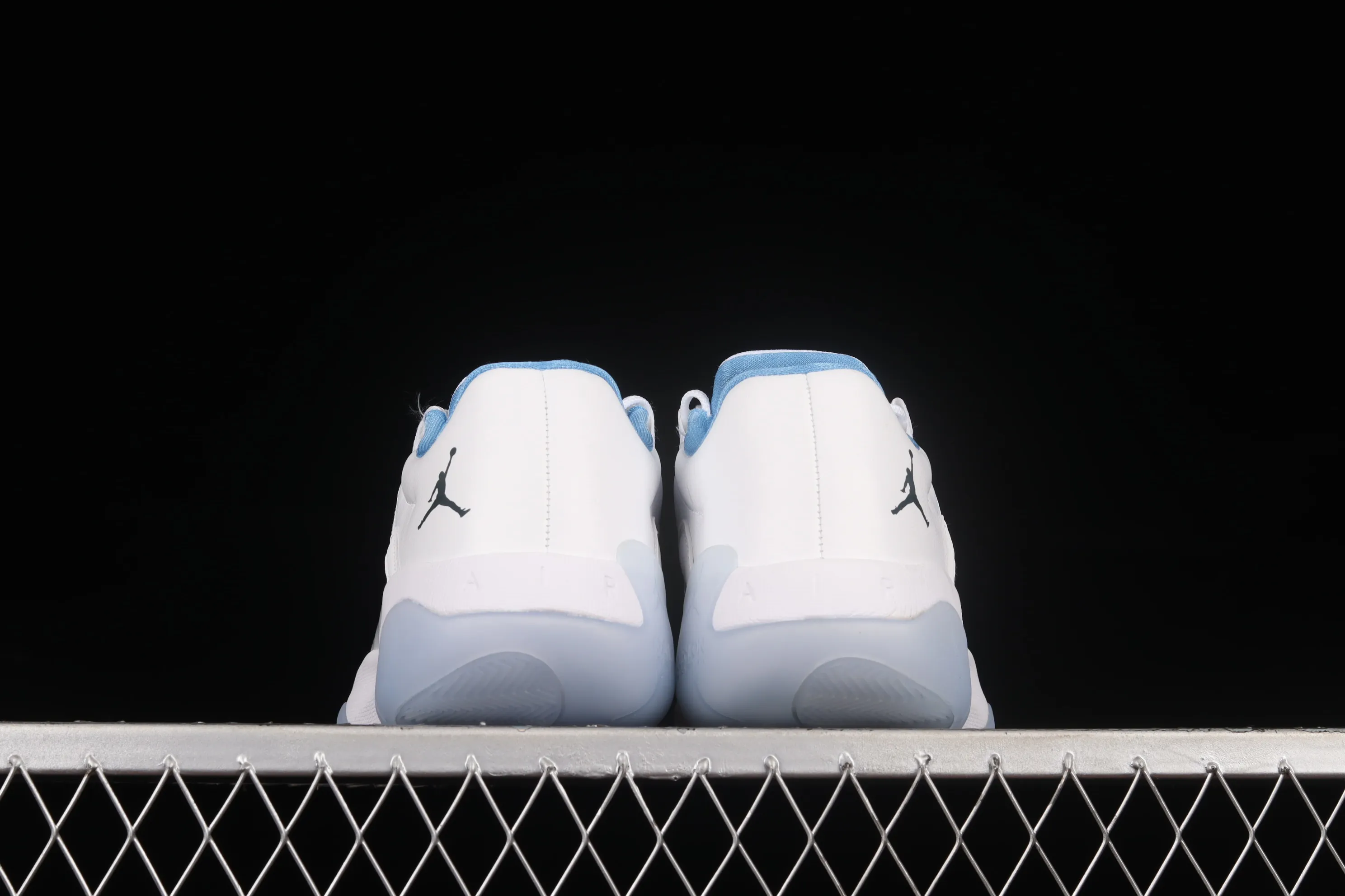 All categories Air Jordan Jordan series basketball shoes Air Jordan 11 Air Jordan 11 CMFT Low AJ11 Joe 11 Legend Blue low-top anti-slip shock-absorbing basketball shoes DO0751-100
